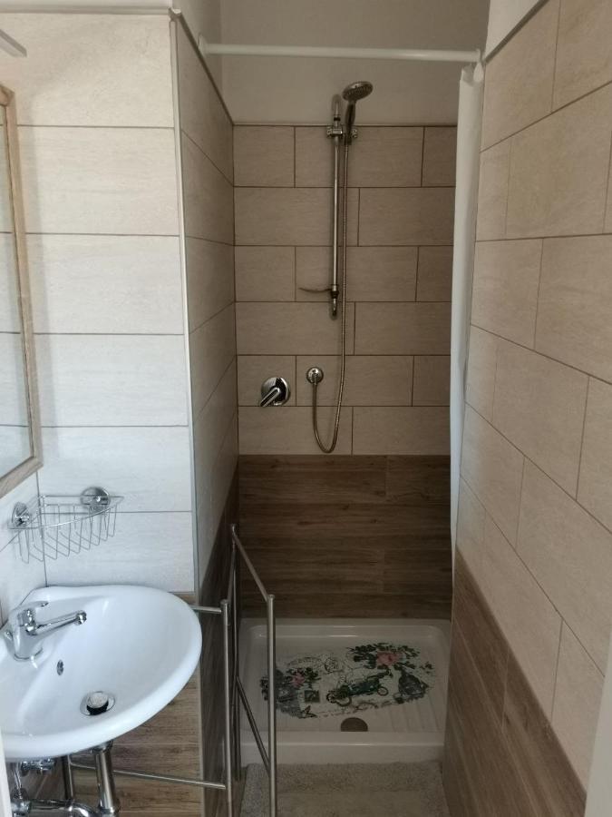 Al Centesimo Chilometro - Ristoro Del Pellegrino Hostel Монтефиасконе Екстериор снимка