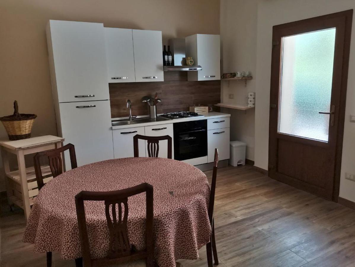 Al Centesimo Chilometro - Ristoro Del Pellegrino Hostel Монтефиасконе Екстериор снимка